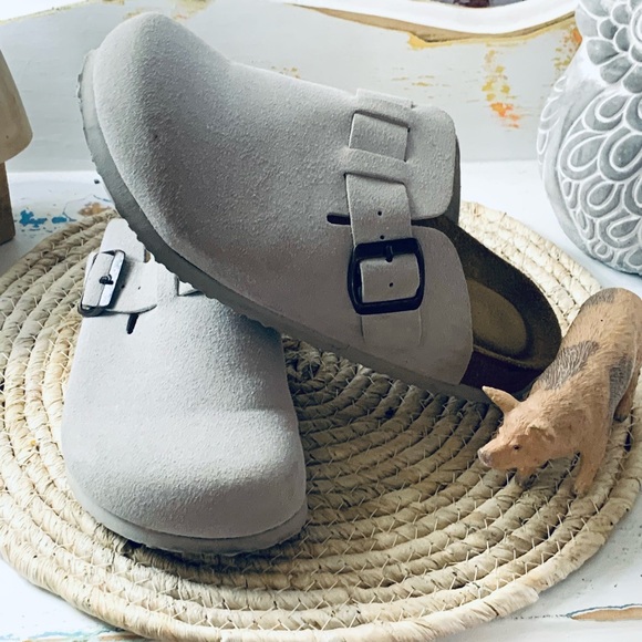 Cushionaire Shoes - Cushionaire slides. Worn once